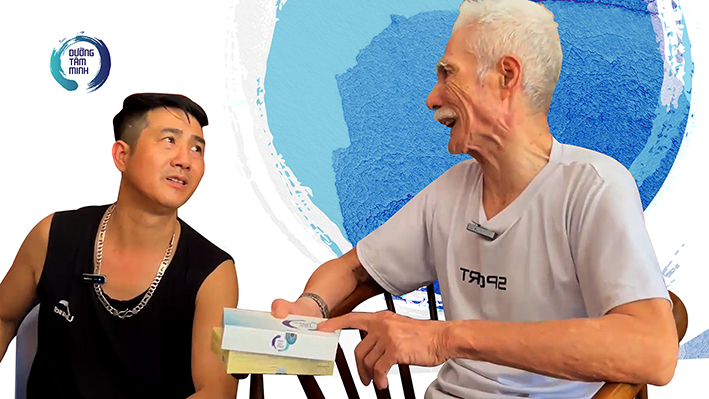 TRẰN TRỌC MẤT NGỦ, Ù TAI, TINH THẦN MỆT MỎI – NỖI KHỔ CỦA NGƯỜI GIÀ